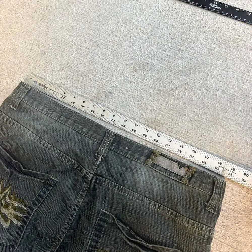 Indigo 30 Vintage Y2K Distressed Embroidered Baggy Denim Shorts Size 38